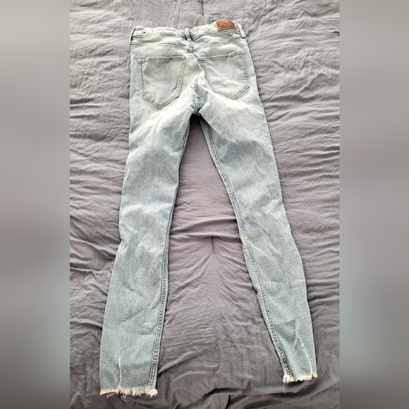 Hollister Destroyed Light Wash Raw Hem High Rise Super Skinny Jeans Sz 28/30 - Picture 7 of 12